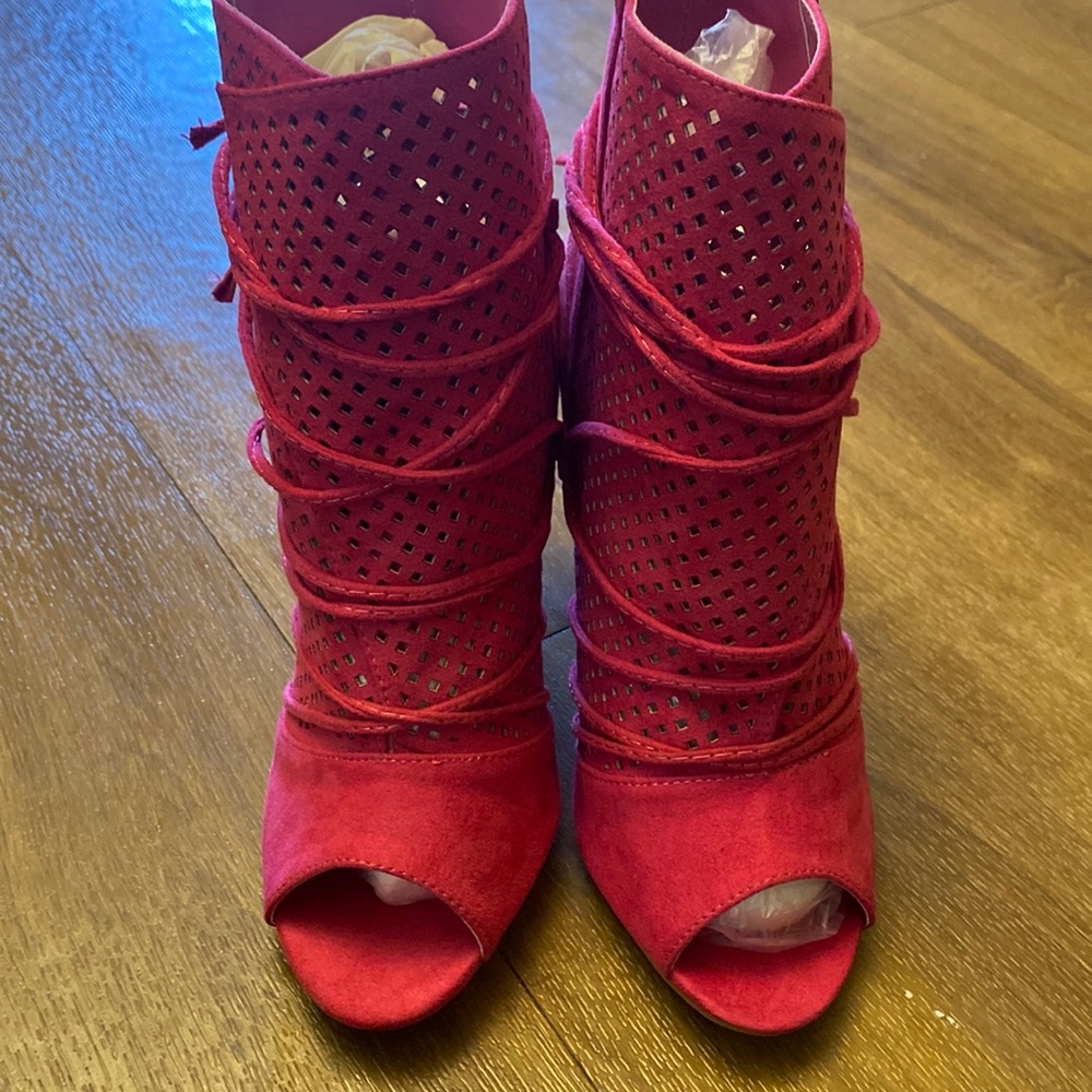 hot pink SUEDE heels, size 7 STYLE NO- beatrice- 5